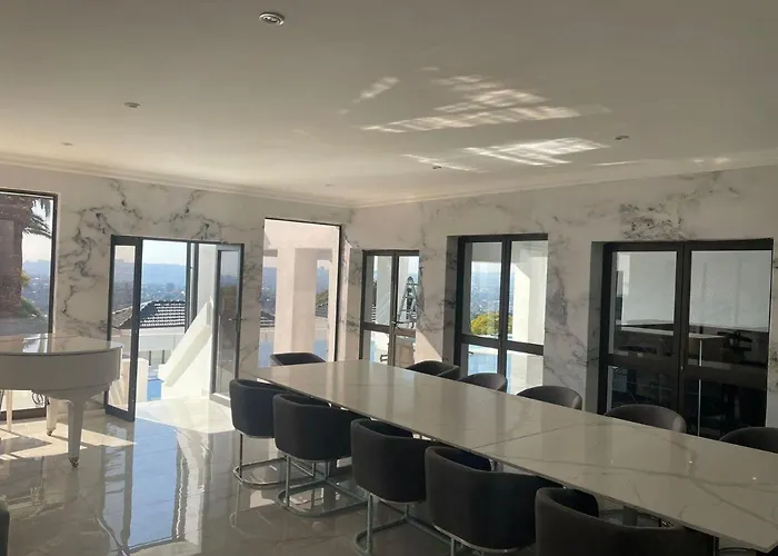 12 On Hillel Villa And Spa